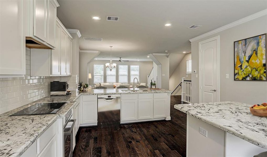 Decorative backsplash in kitchen (*Photo not of actual home and used for illustration purposes only.)