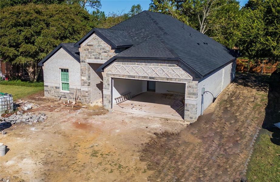 View of front of house featuring a garage