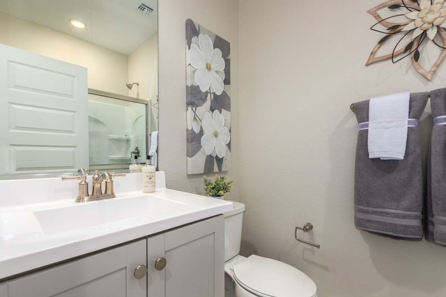 Bathroom 2 | Prescott | The Villages at North Copper Canyon – Valley Series | New homes in Surprise, Arizona | Landsea Homes