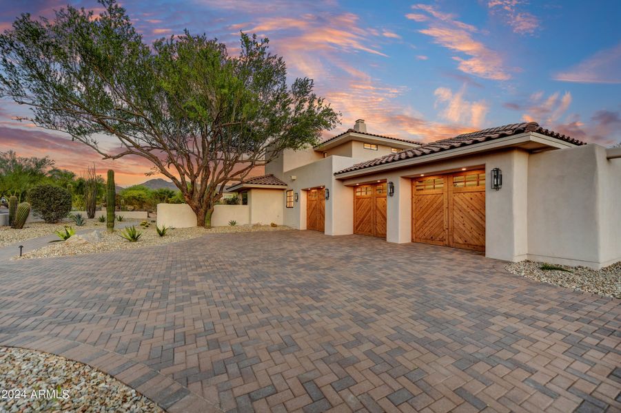 Paver Horseshoe Driveway