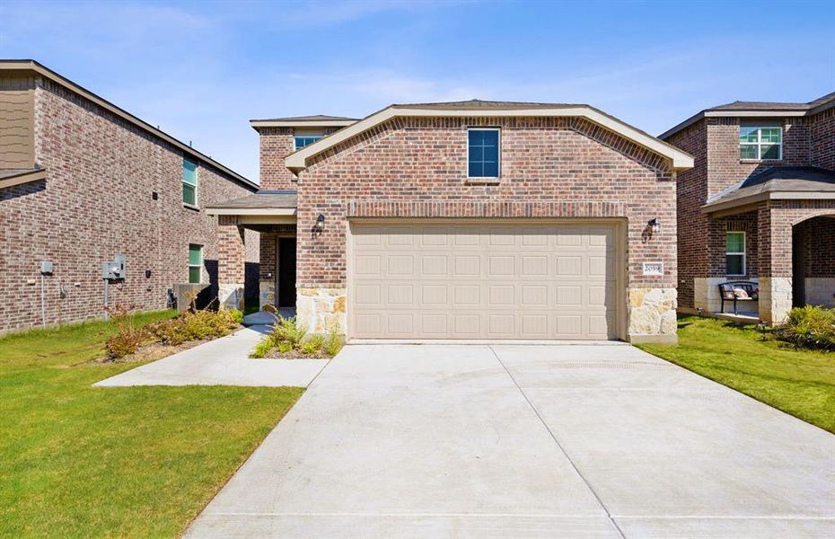 NEW CONSTRUCTION: Stunning home available at Travis Ranch in Forney