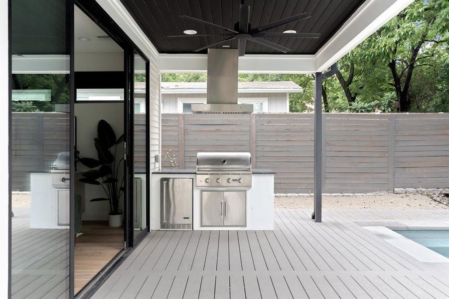 Covered pation with outdoor kitchen