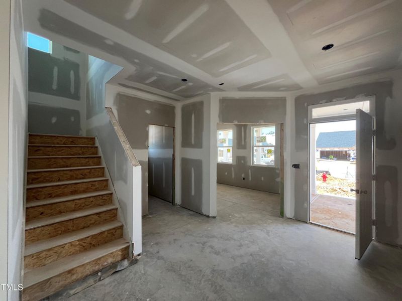 25 entry stairs drywall