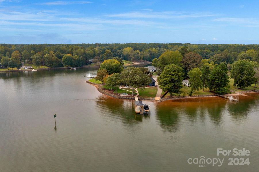 Ariel  "Y  View" on Lake Norman for watching  Sunrises & Sunsets