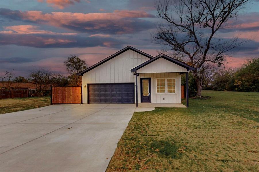 New construction Single-Family house 4407 Baylor Street, Fort Worth, TX 76119 - photo