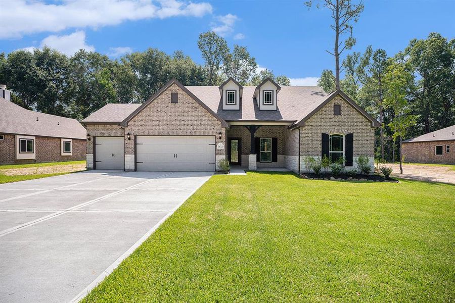 Stunning New 1 Story Home!Estimated Completion 9/30/2024!  Hurry, Call today to see your future home! Representation Photos of the Seabury Plan. Colors and Selections may vary! Seabury Plan