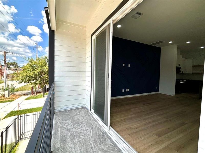 Wonderful addition to invite nature in. This balcony allows you to listen to birds chirping while enjoy your favourite morning or afternoon drink.