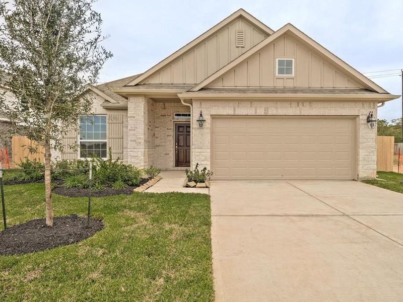 New construction Single-Family house The Wetherby, 103 Water Grass Trail, Clute, TX 77531 - photo