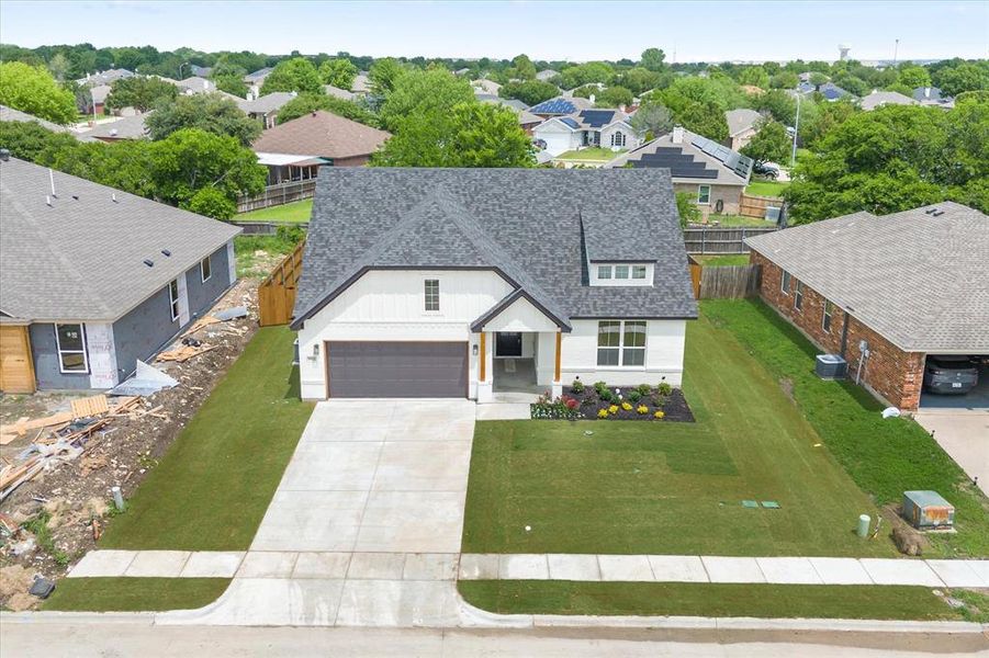 Modern Farmhouse on large lot