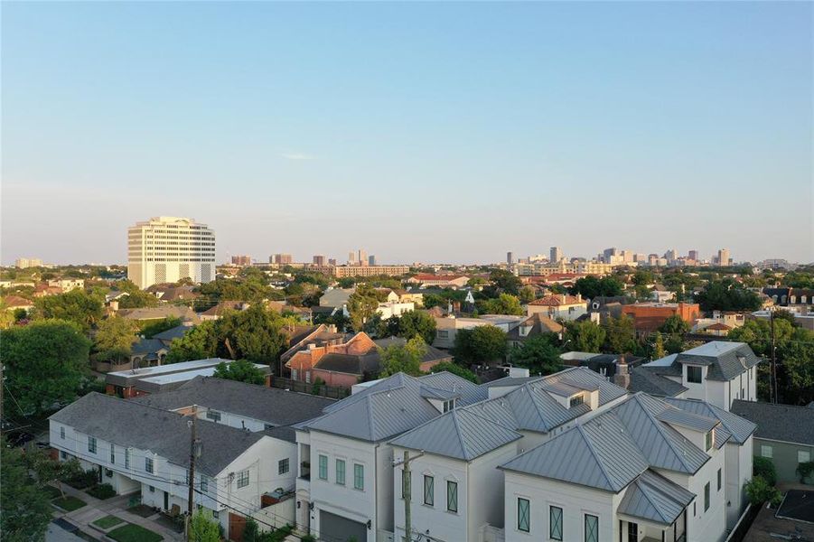 Southeastern-facing view toward Greenway/Texas Medical Center. Shown at approximate height of 7th Floor. Views shown may not resemble actual unit view.