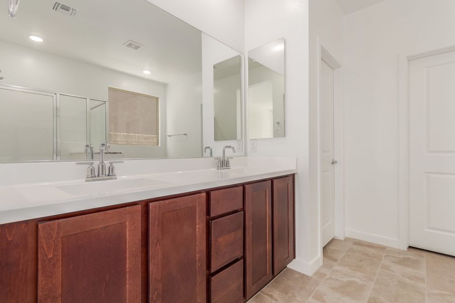 Primary Bath | Lot 23 | Cottonwood | Sunrise - Canyon Series | Surprise, AZ | Landsea Homes