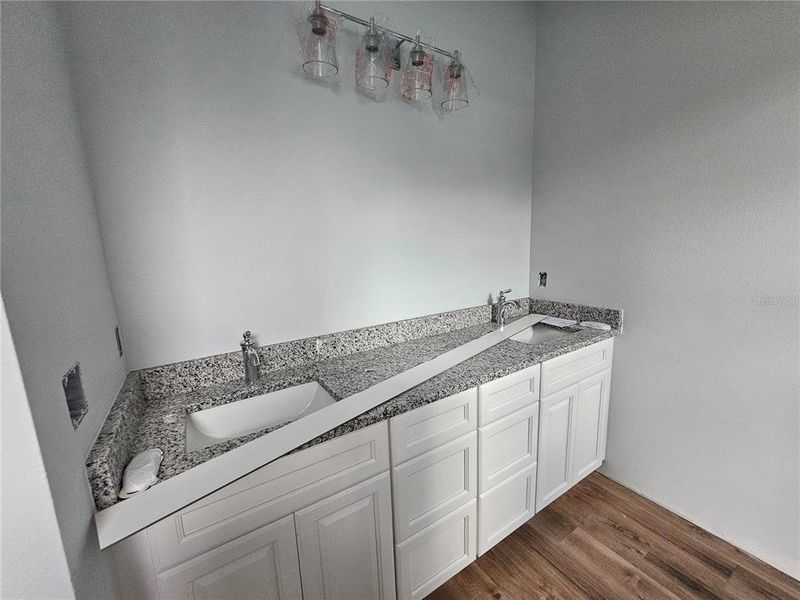 792 S Cedar Ave Primary Ensuite with Double Sinks