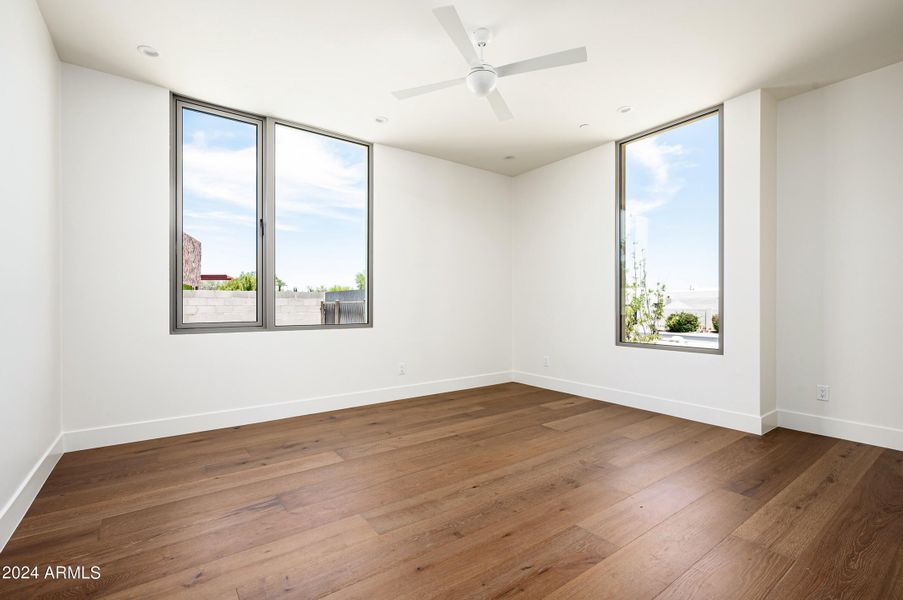 Guest bedroom