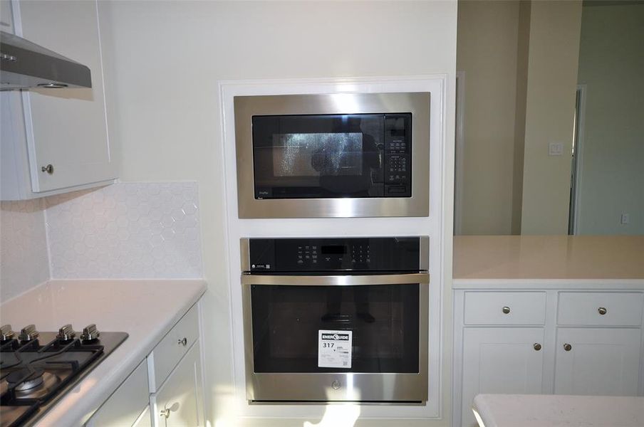 Built in Self Cleaning oven with a microwave above