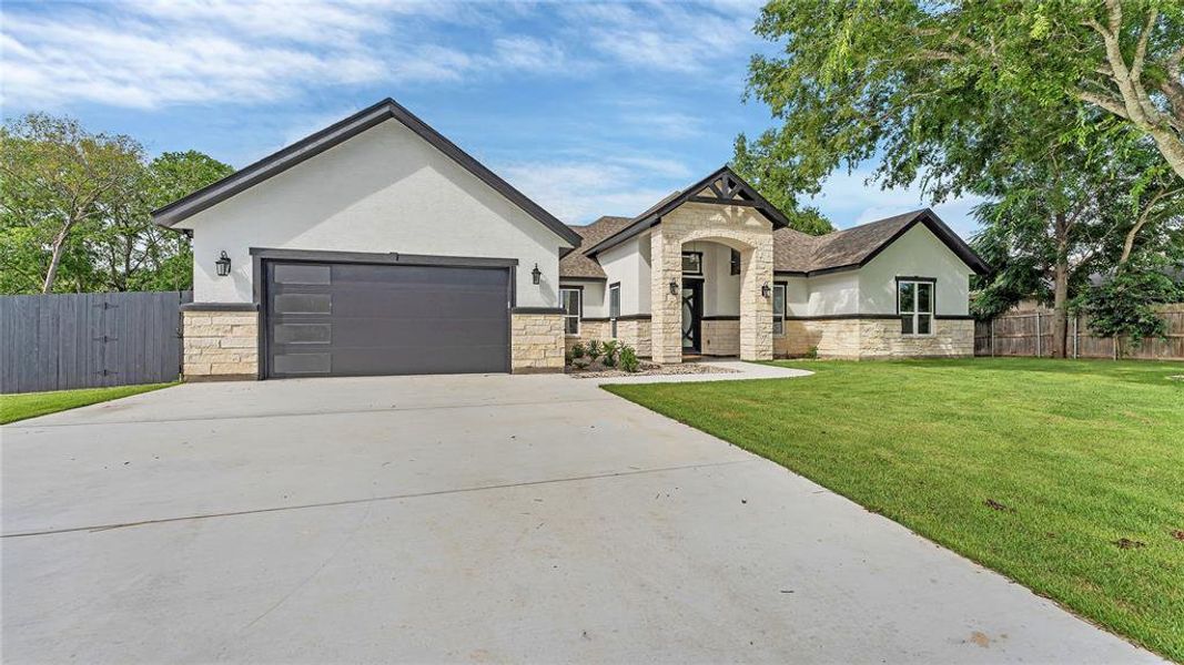 Welcome to 241 Sandpiper Ln., McQueeney, Tx