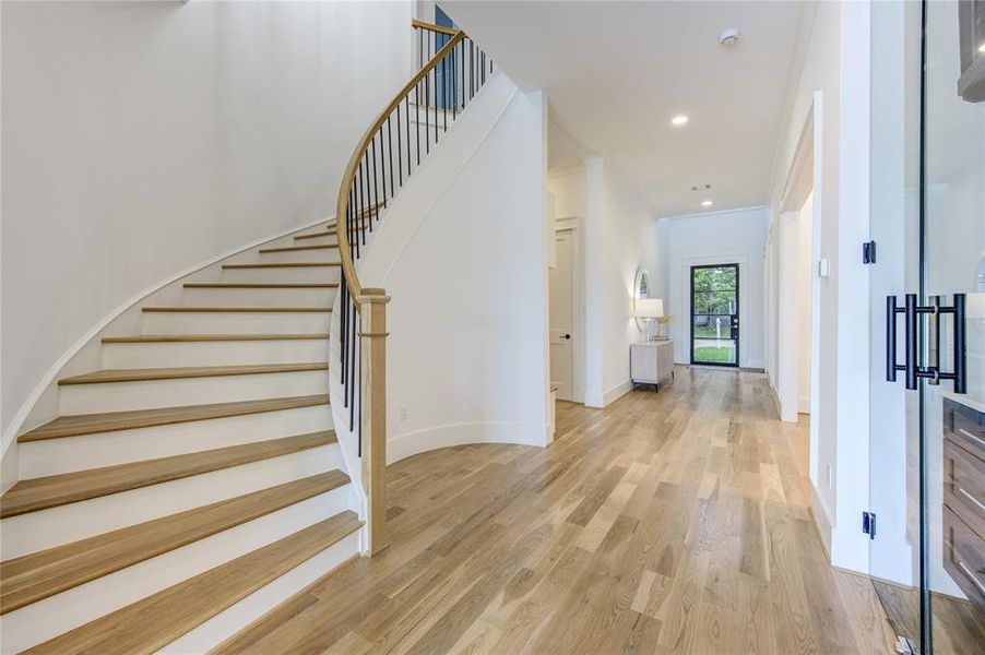 All Solid Hardwood Floor (White Oak), Beautifully crafted Circular Stair, Wide Hallway, High Ceiling