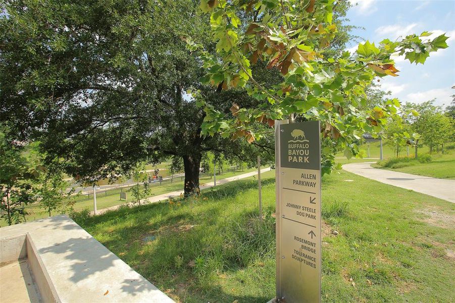 Explore the 160-acre Buffalo Bayou Park, one of the country's great urban green spaces.