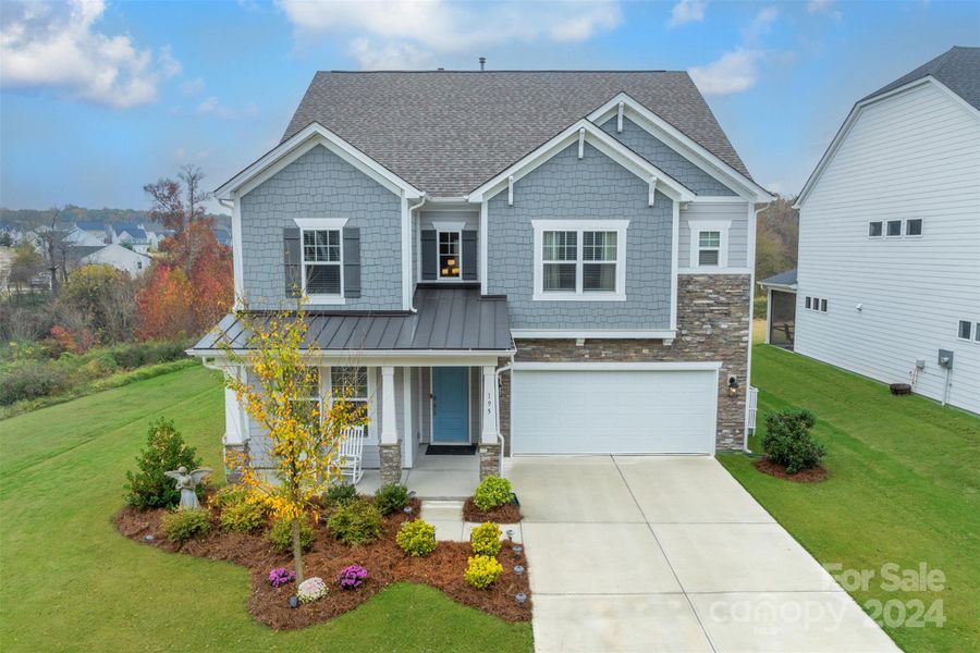 Beautifully Landscaped & Great Curb Appeal