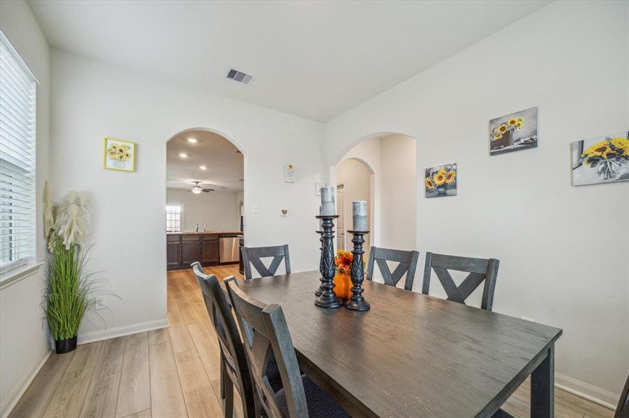 Dining Room: Arched Doorways