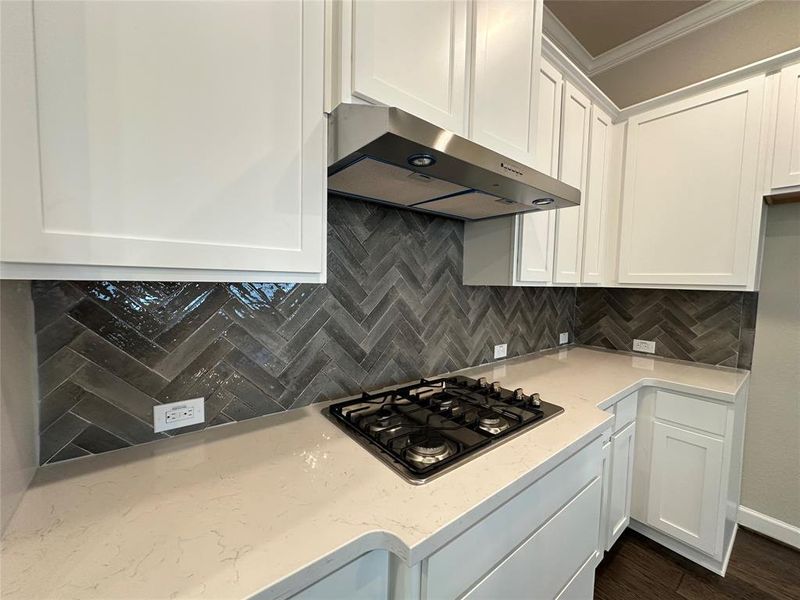 Decorative backsplash in kitchen