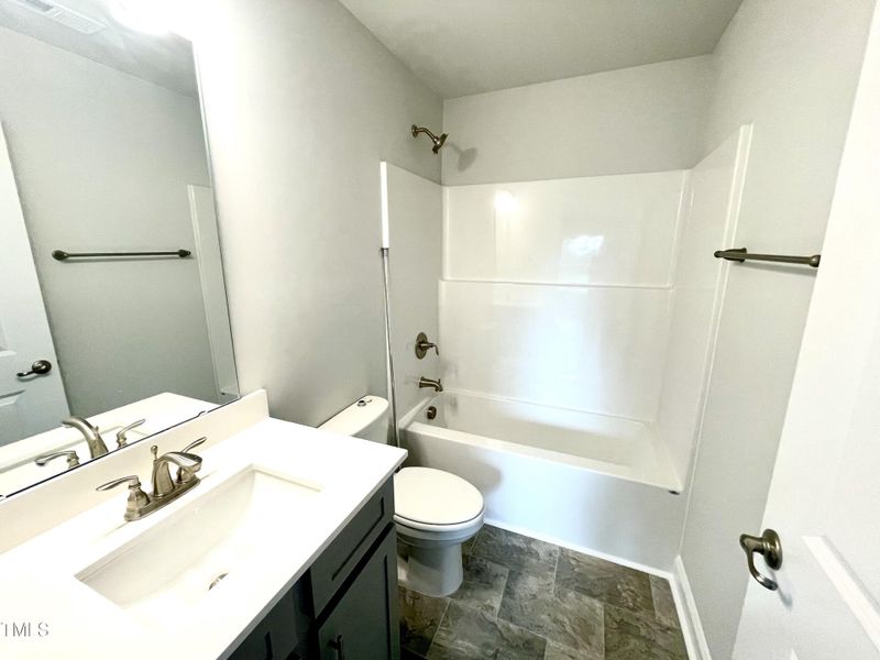 1643 Guest Bathroom