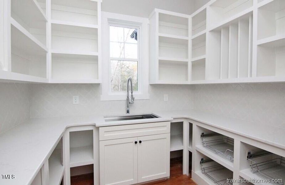 similar pantry