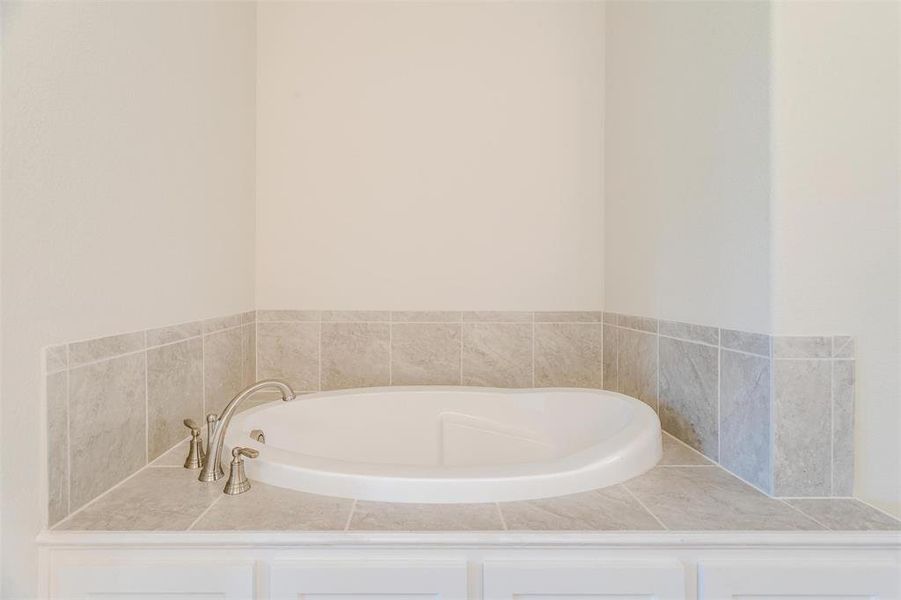 Bathroom featuring a bathing tub