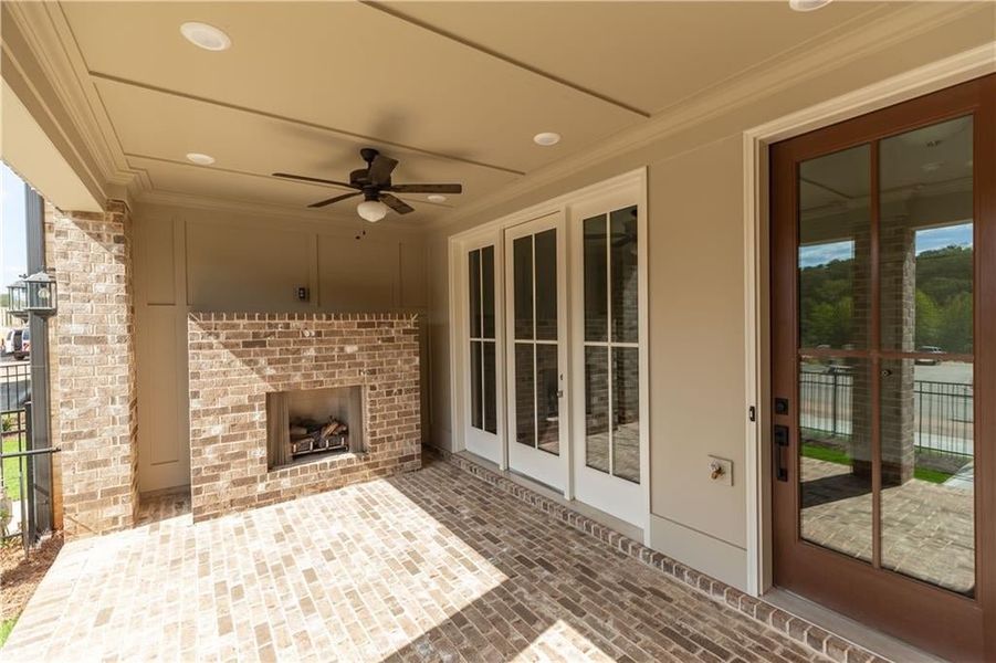 Exterior gas fireplace, the perfect setup to enjoy a cocktail or cup of coffee!