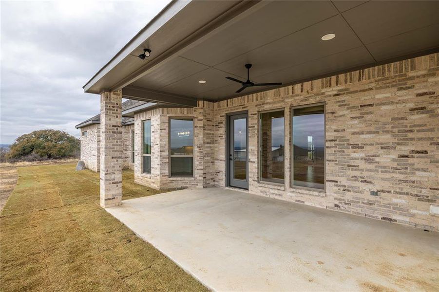 View of patio / terrace with ceiling fan