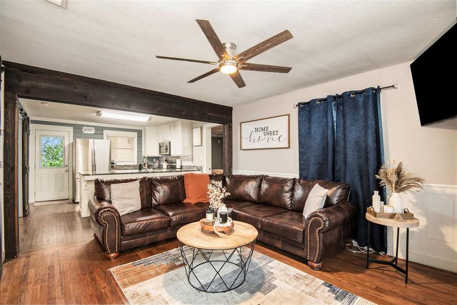 Open area to the living room and kitchen areas