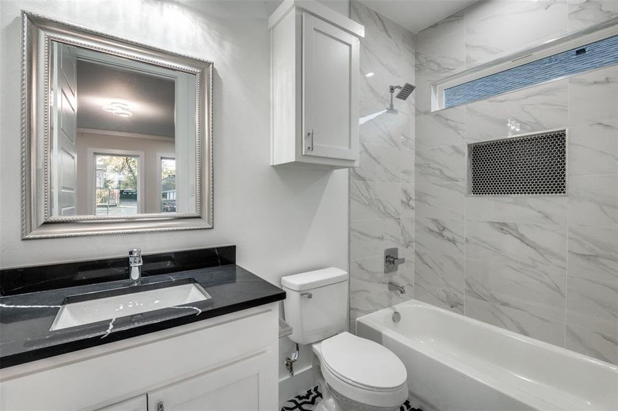 Smaller Master Bedroom attached bathroom - Just WoW!!!