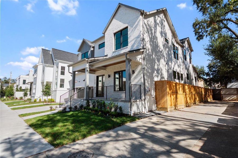 Stunning new home on wide street in Woodland Heights