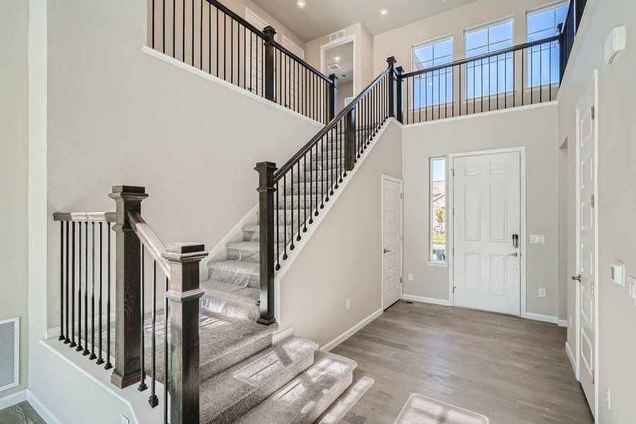 7092 s waterloo way aurora co - web quality - 003 - 05 foyer