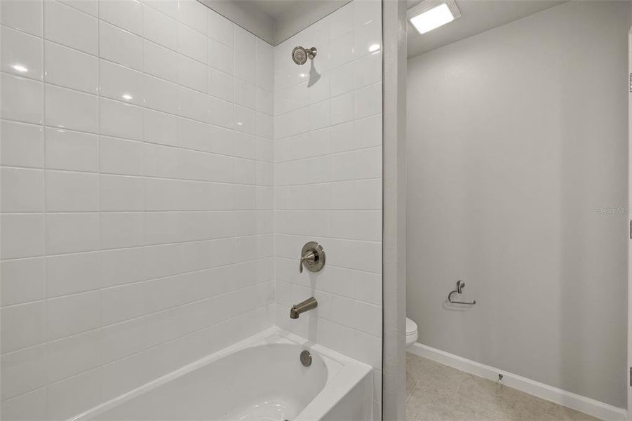 Secondary Bathroom Shower/Tub