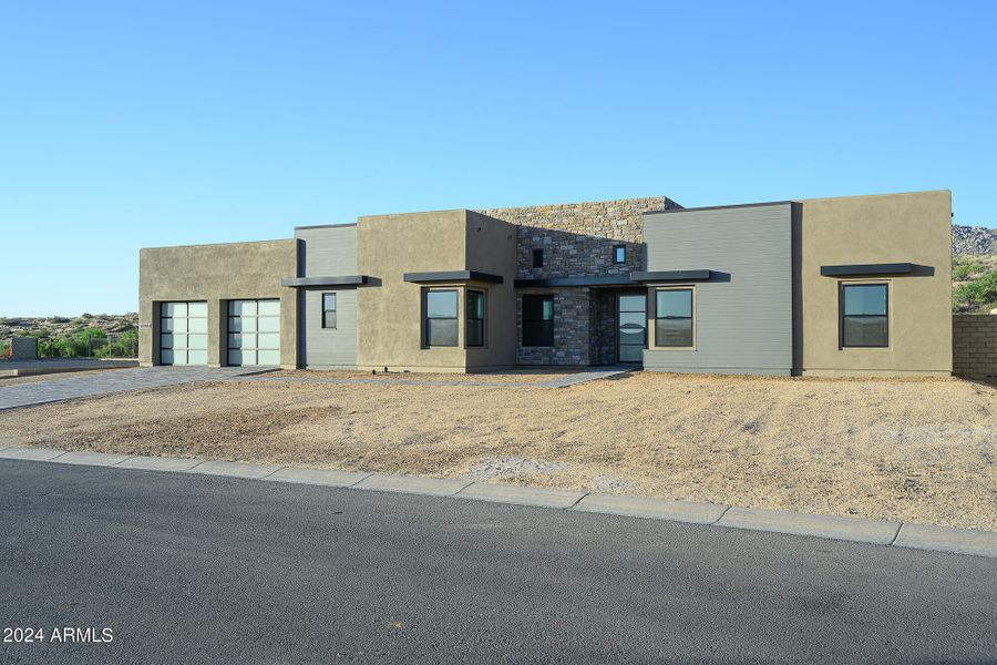 Desert Contemporary exterior