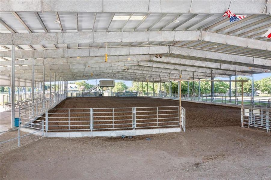 Also walking distance to the Lomax Rodeo arena! Lots of events and even options to rent out the space for your private gathering.