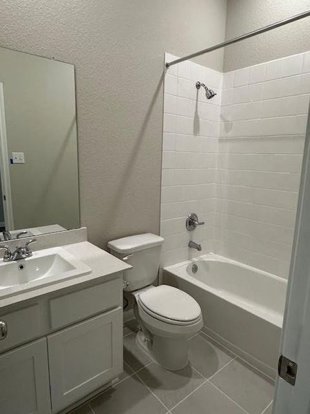 210 Gullivers Guest bath