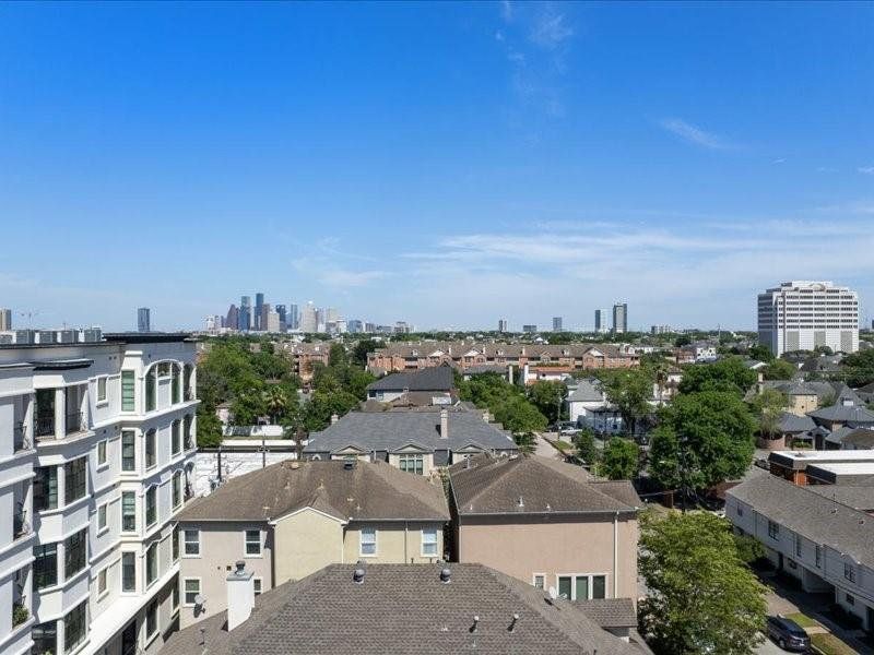 Eastern downtown skyline vistas! Shown at approximate height of 7th Floor. Views shown may not resemble actual unit view.