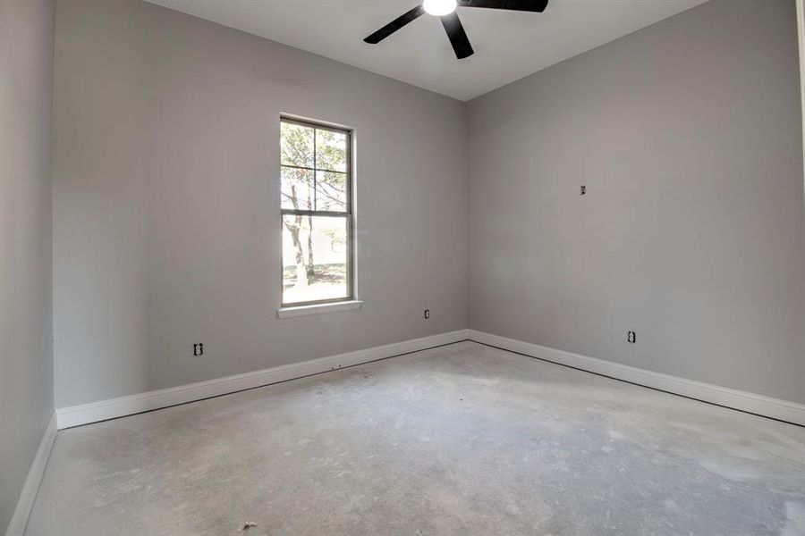 Empty room with ceiling fan