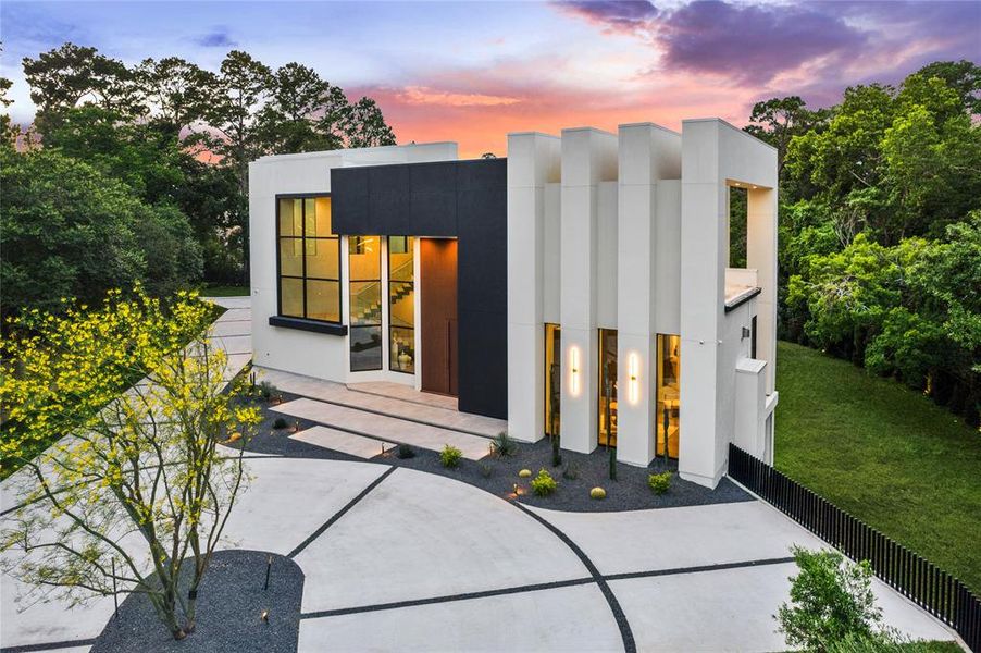 Welcome to 11264 Memorial Drive, an incomparable new construction modern estate by Levant Luxury Homes on a nearly one-acre lot in Piney Point Village. Offering the ultimate in security and privacy, this fully fenced property creates an ideal retreat for the most discerning Buyer.