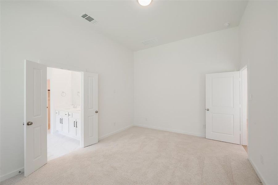 View into en-suite bathroom.