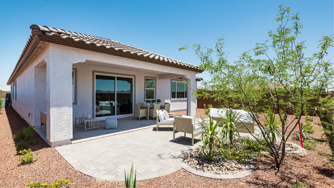 Covered patio with outdoor furniture