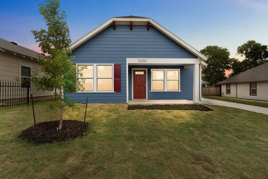 New construction Single-Family house 1309 E Leuda Street, Fort Worth, TX 76104 - photo