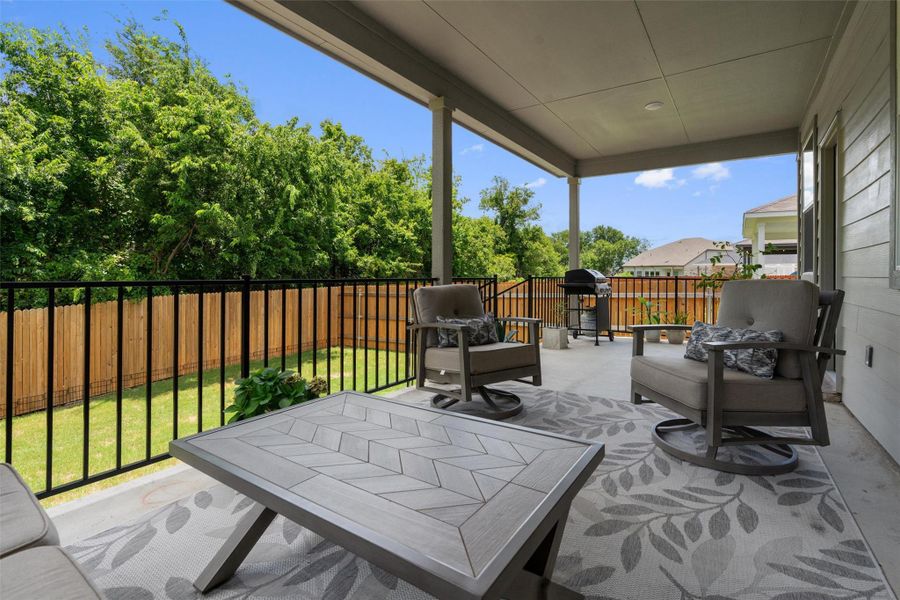 Large extended covered patio with no rear neighbors