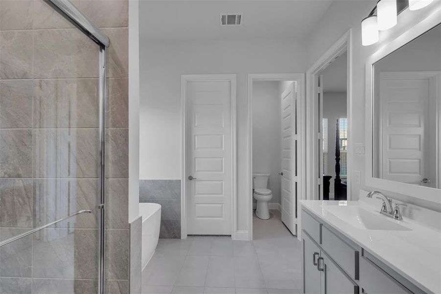 Master Bath - So spacious!