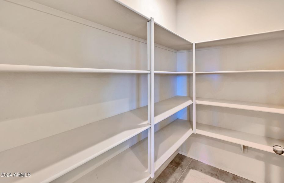 6 - Pantry