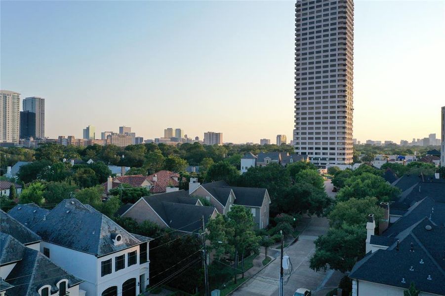 Southwestern-facing view toward Greenway/Upper Kirby. Shown at approximate height of 7th Floor. Views shown may not resemble actual unit view.