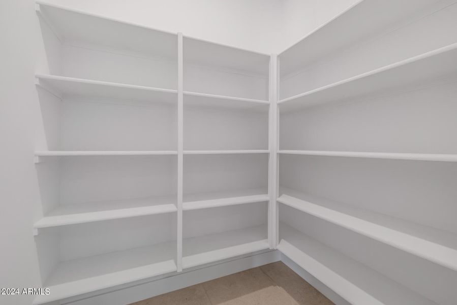 31)PANTRY