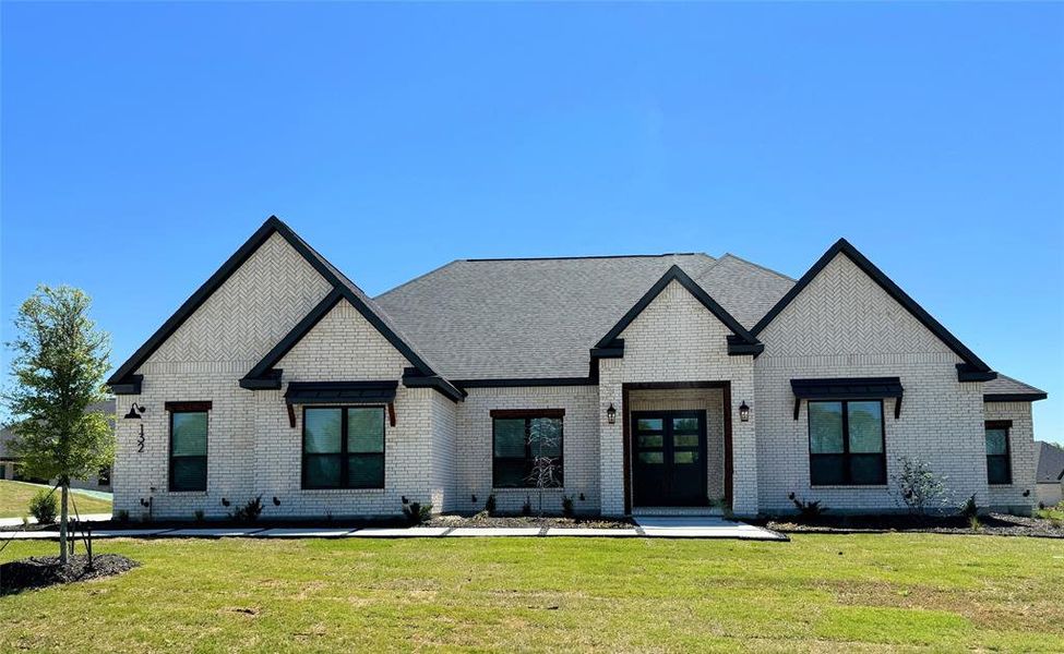 The beautiful Mantle built at 132 Willow Oak Drive. This home is complete and ready for move in!