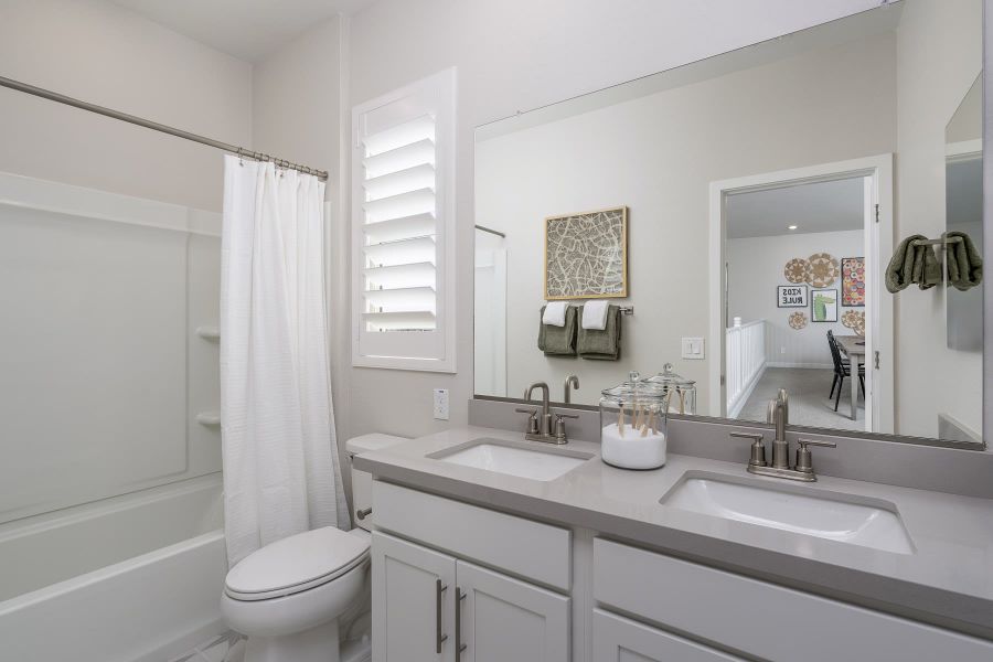 Bathroom 2 | Citron | Greenpointe at Eastmark | New homes in Mesa, Arizona | Landsea Homes